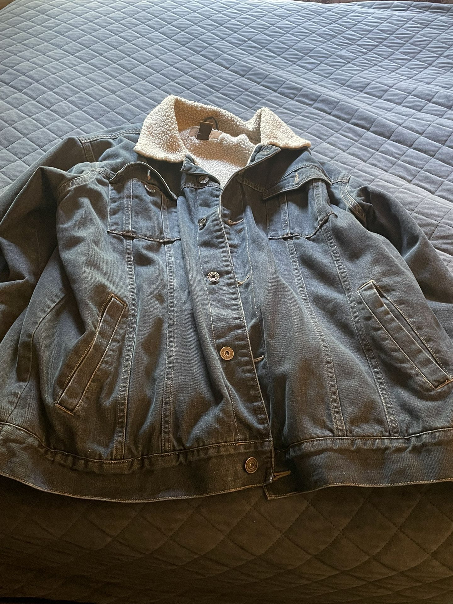 Men’s Xl St John’s Bay Sherpa Lined Denim Jacket