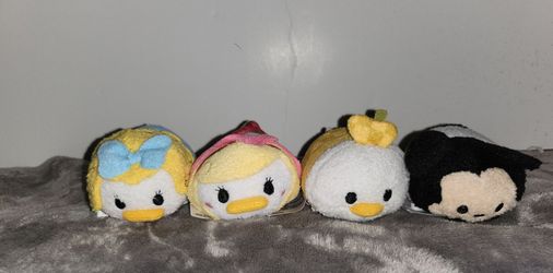 Disney Tsum Tsum mini plush toys lot of 4