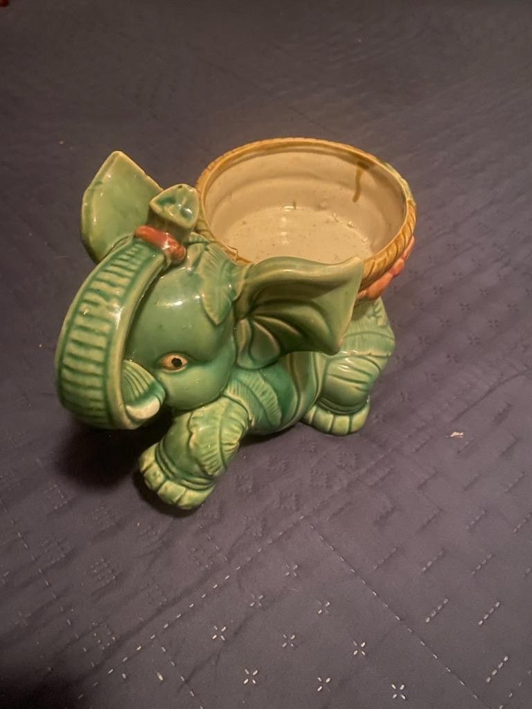 Chinese Elephant Holder