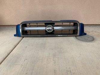 2002-2004 Nissan Pathfinder Center Grille Radiator Front Grill OEM. New.