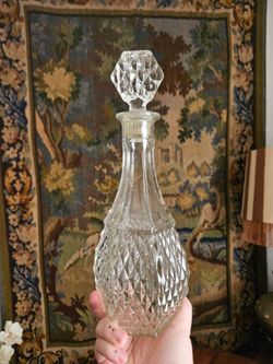 Cut Crystal Glass Decanter with Stopper