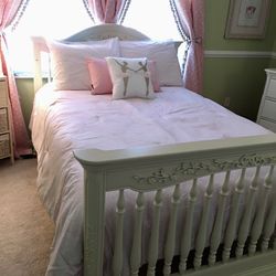 3-in-1 Convertible Bed with Vintage-Style Curtains
