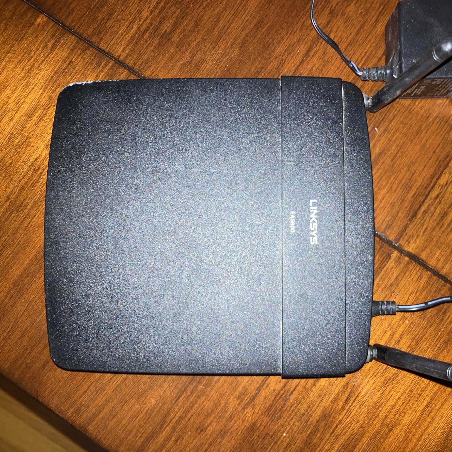Linksys EA5800 Router