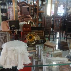 Miniature House Furniture 