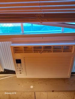 5 Air CONDITIONER  6 MONTHS OLD