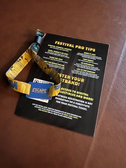 Escape wristband