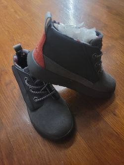 UGG T Canoe - NEW