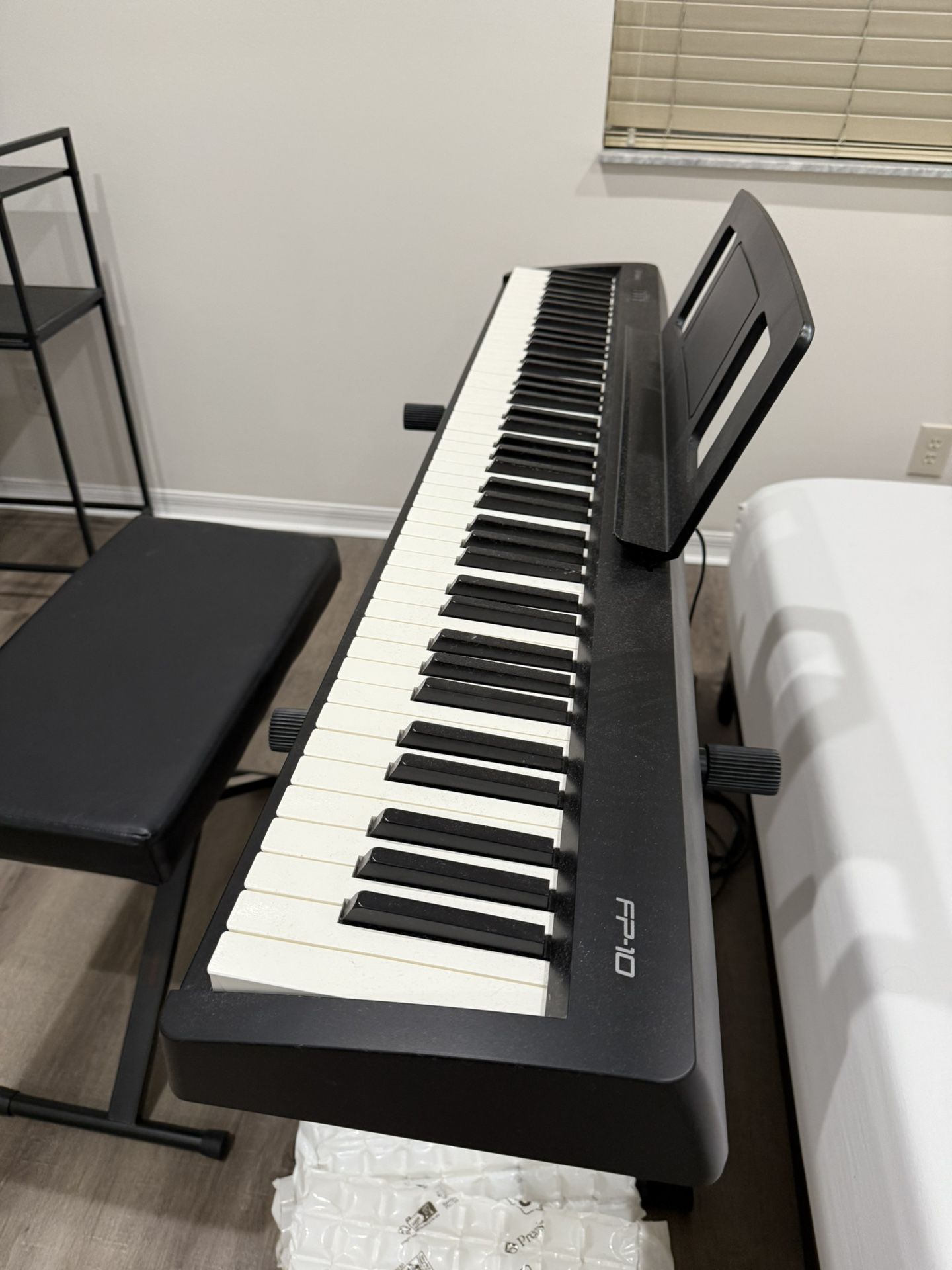Roland FP-10 Keyboard