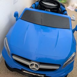 12V Kids Ride On Car with 2.4G Remote Control,Battery Powered Electric Car