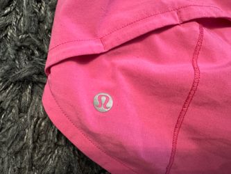 Lululemon Woman’s Hot Pink Short Size 2