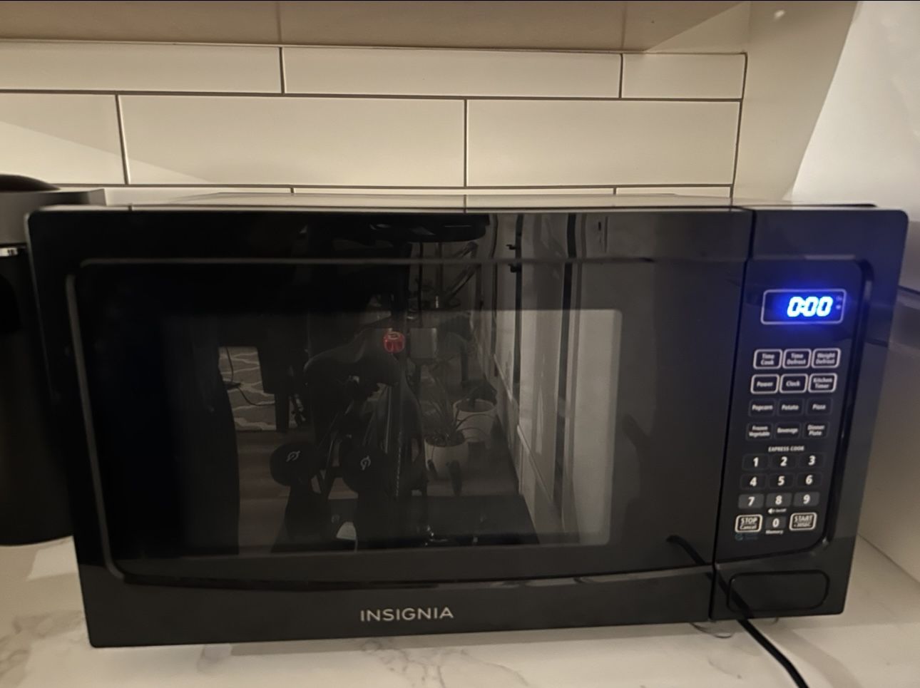 Insignia Microwave