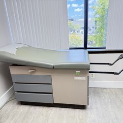 Medical exam table