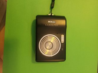 NIKON COOLPIX CAMERA
