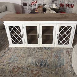 Cabinet/tv stand