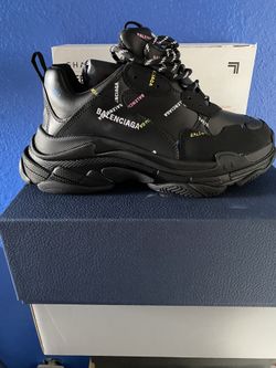 balenciaga triple s