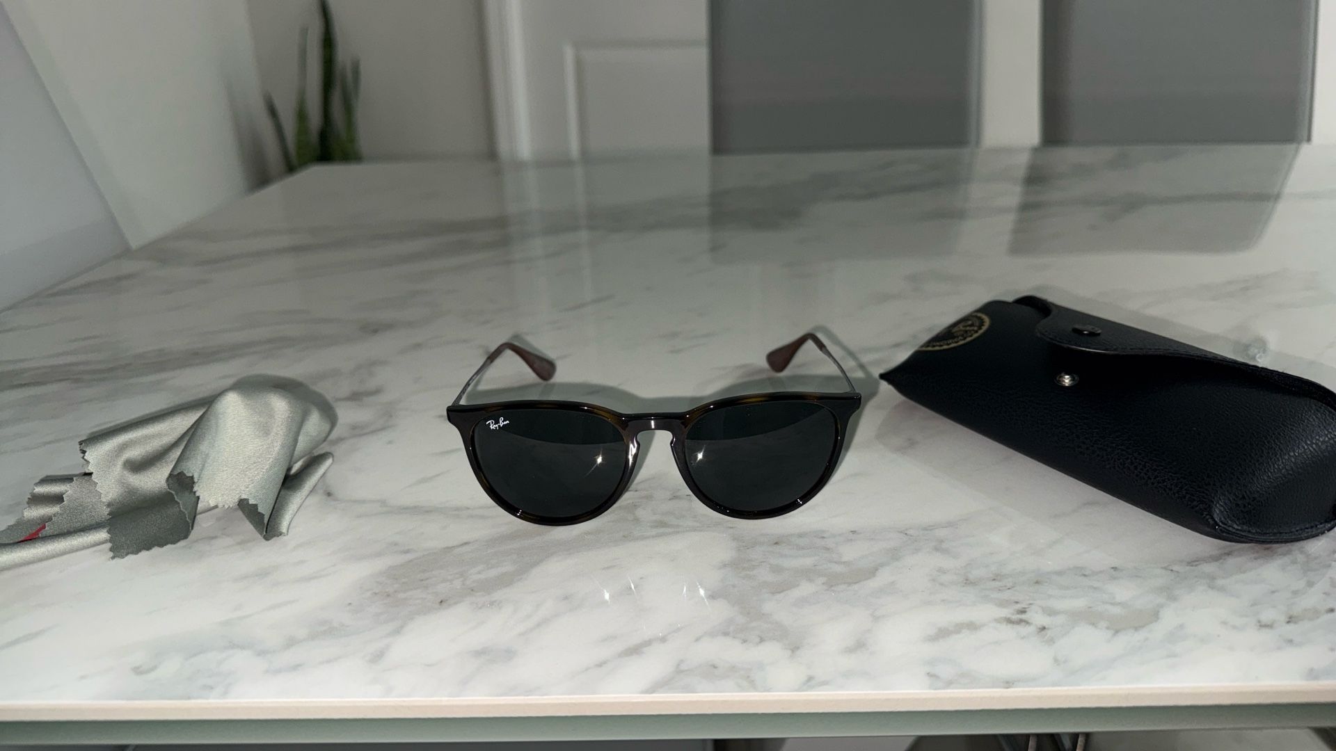 Ray Ban