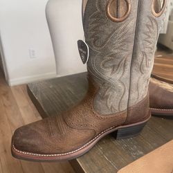ARIAT Boots Size 10.5  Only Used   One Time Very Little 