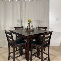 High Pub Table With Display Base & 4 Chairs 