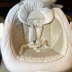  Graco DuetConnect LX swing/ Bouncer 