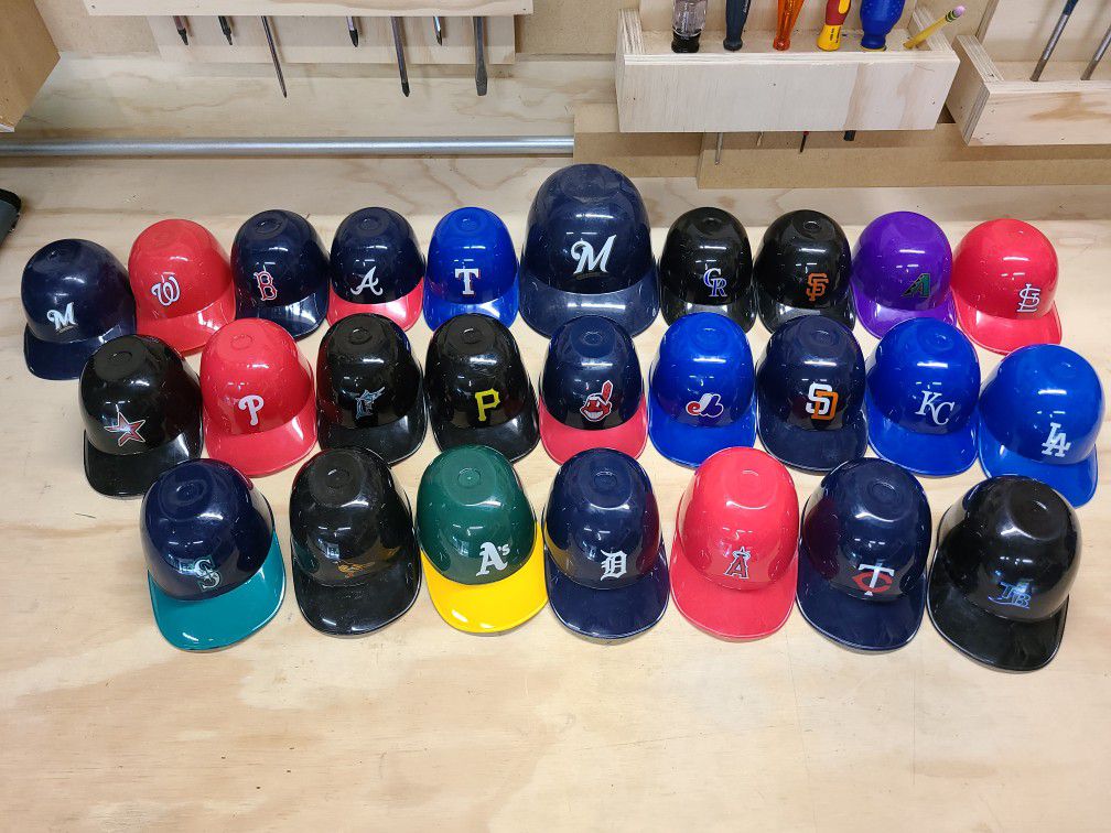 MLB Mini Helmets. Vintage Logos. 