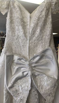 GORGEOUS- Wedding Dress, Size 10