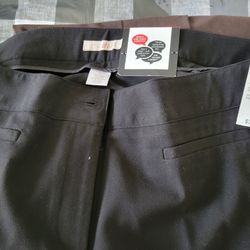 Dressy Capris Pants Womans 14 Black NEW  From  DRESSBARN 