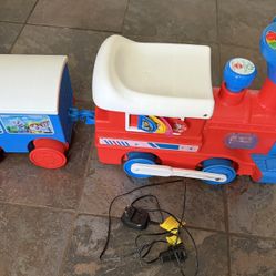 Paw Patrol 6-Volt Powered Train W/ Tracks & Caboose (Has The Charger)
