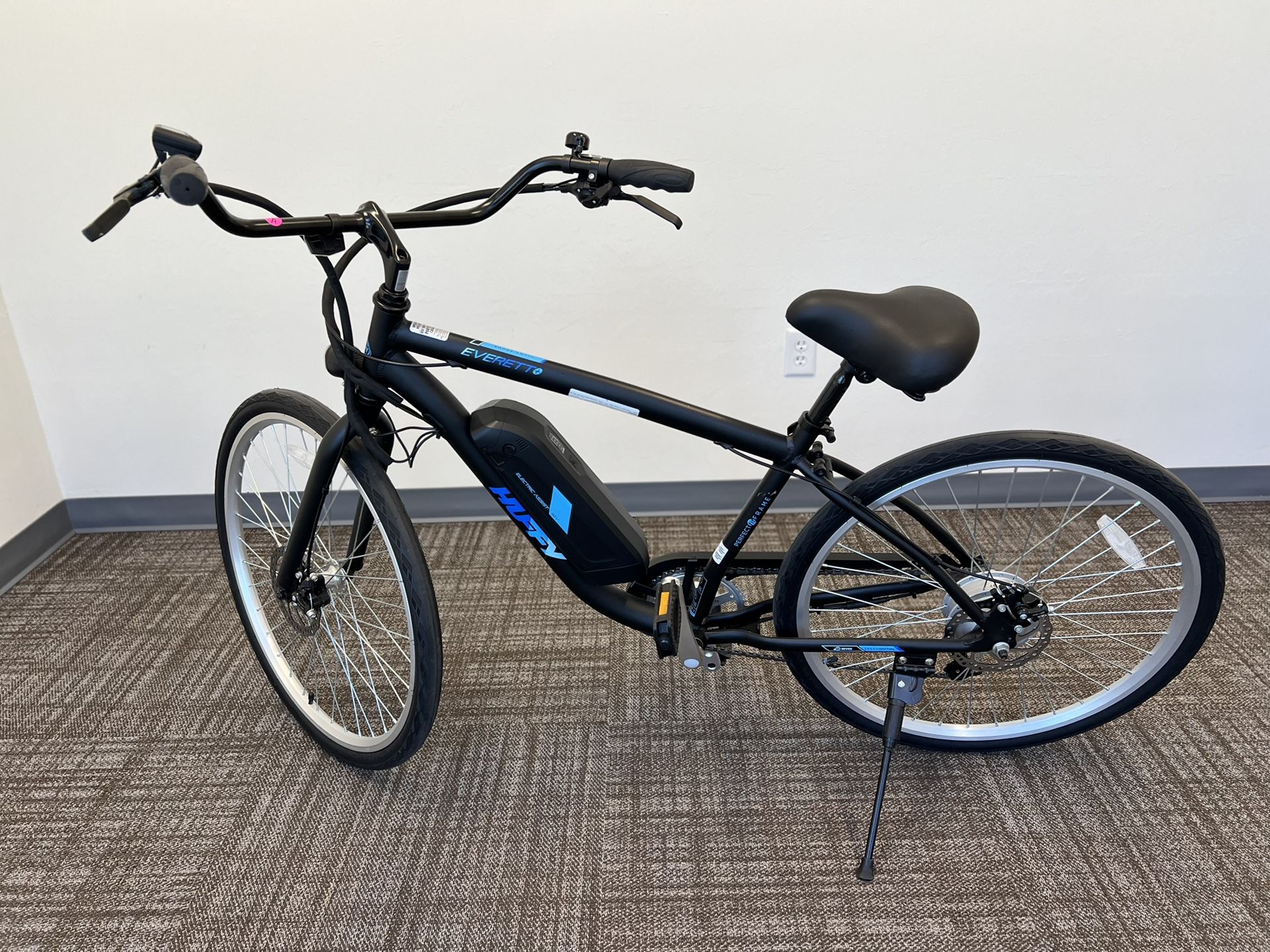 Huffy - Everett + 27.5” eBike (20 MPH Top Speed!)
