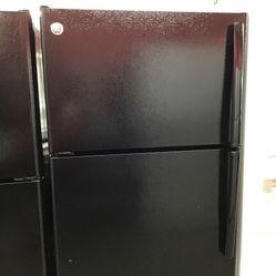 GE 17 Cu Ft Top And Bottom Fridge. 1 year Warranty 