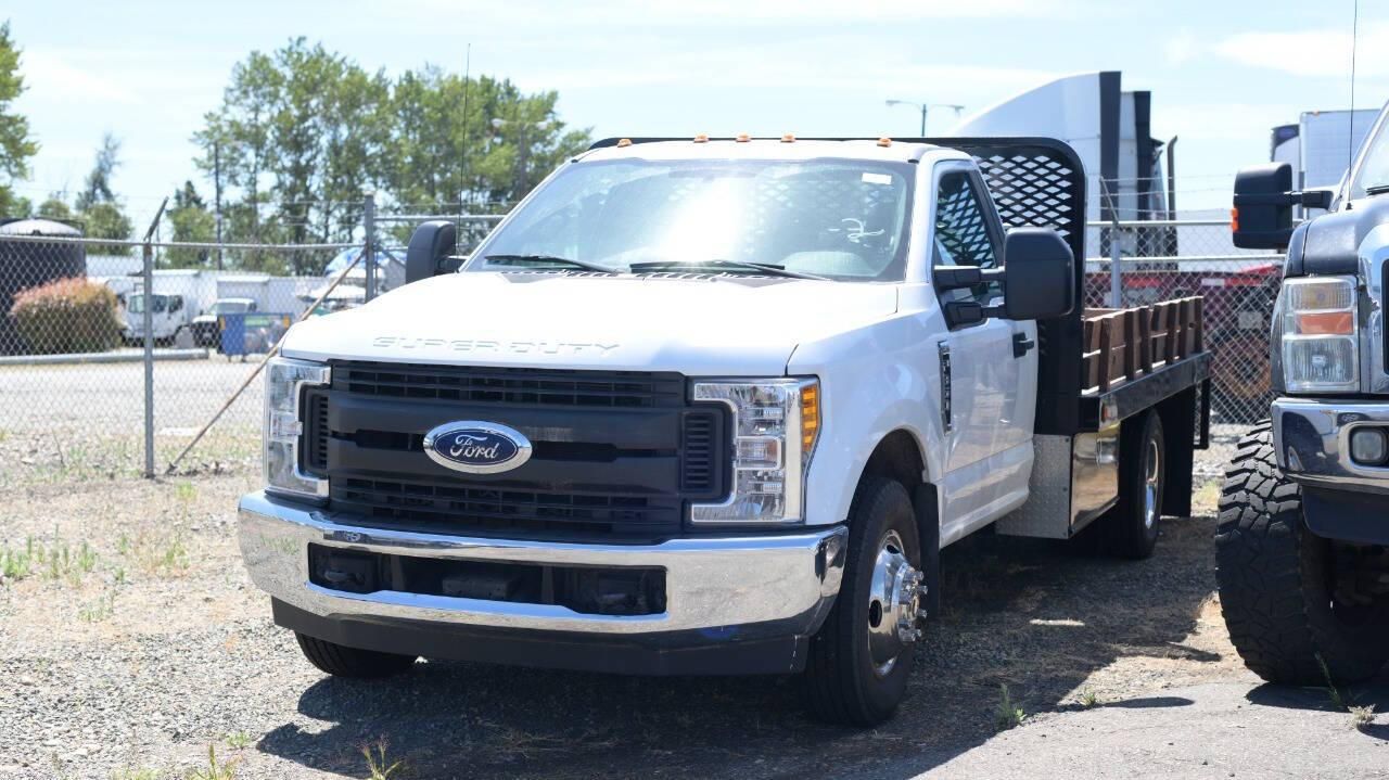 2017 Ford F-350 Chassis
