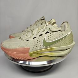 Size 8 Nike Air Zoom G.T. Cut 3 