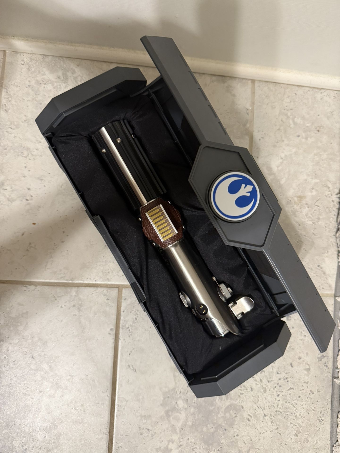 Galaxy’s Edge Star Wars Legacy Lightsaber (Reforged Skywalker)