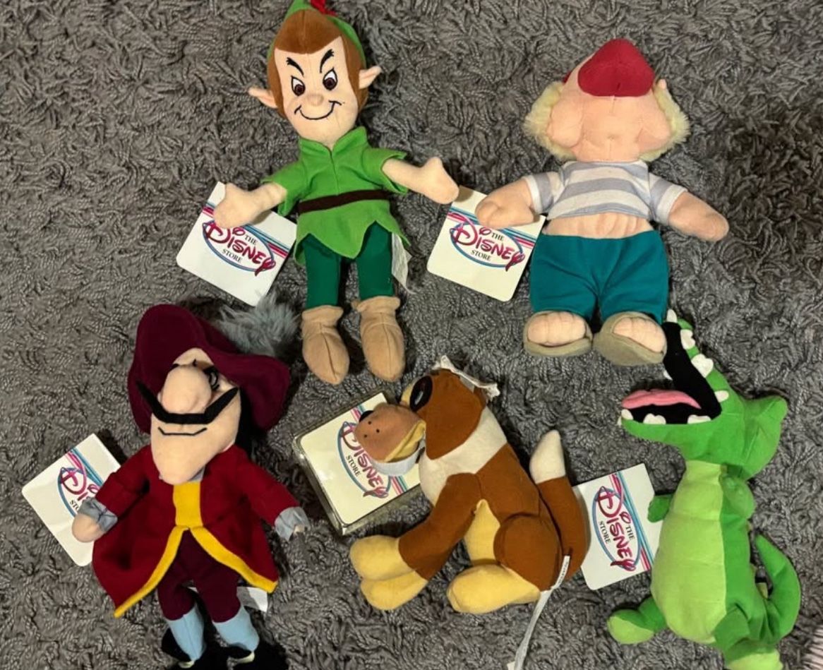 BRAND NEW DISNEY STORE EXCLUSIVE PETER PAN BEAN BAG PLUSH BUNDLE