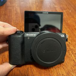 Sony Alpha A5100 24.3MP mirrorless Digital Camera 