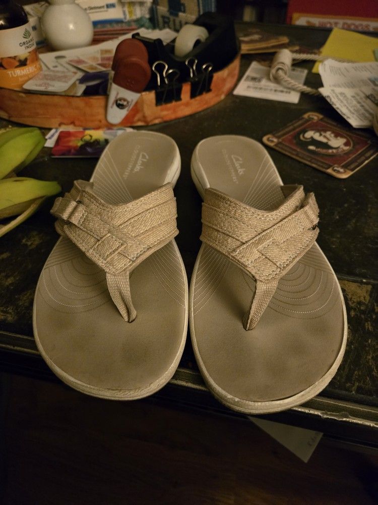 Clark Cloudstepps Size 7 Tan/kaki