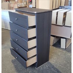 5 drawers dresser with rails / Five drawers dresser with rails