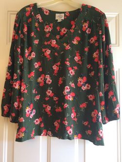 OLIVE GREEN FLORAL TOP PXL