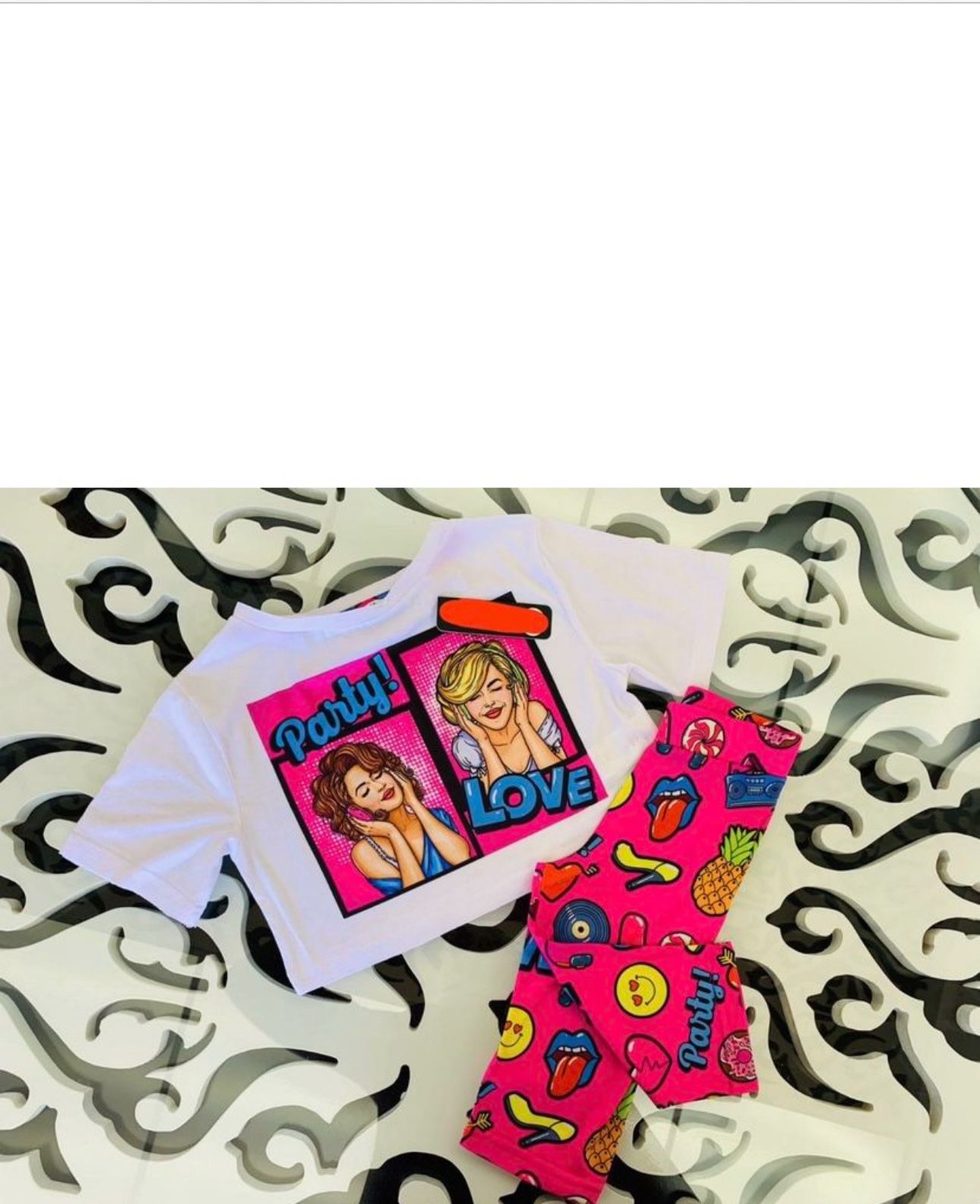 2 pieces Girls outfit made in Turkey size 4,6,10 years
