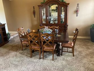 Complete dining room