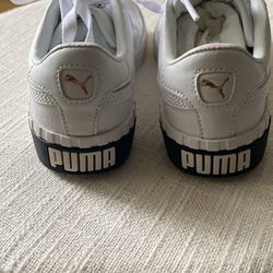Girls puma sneakers