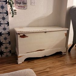 Cedar Wood Chest