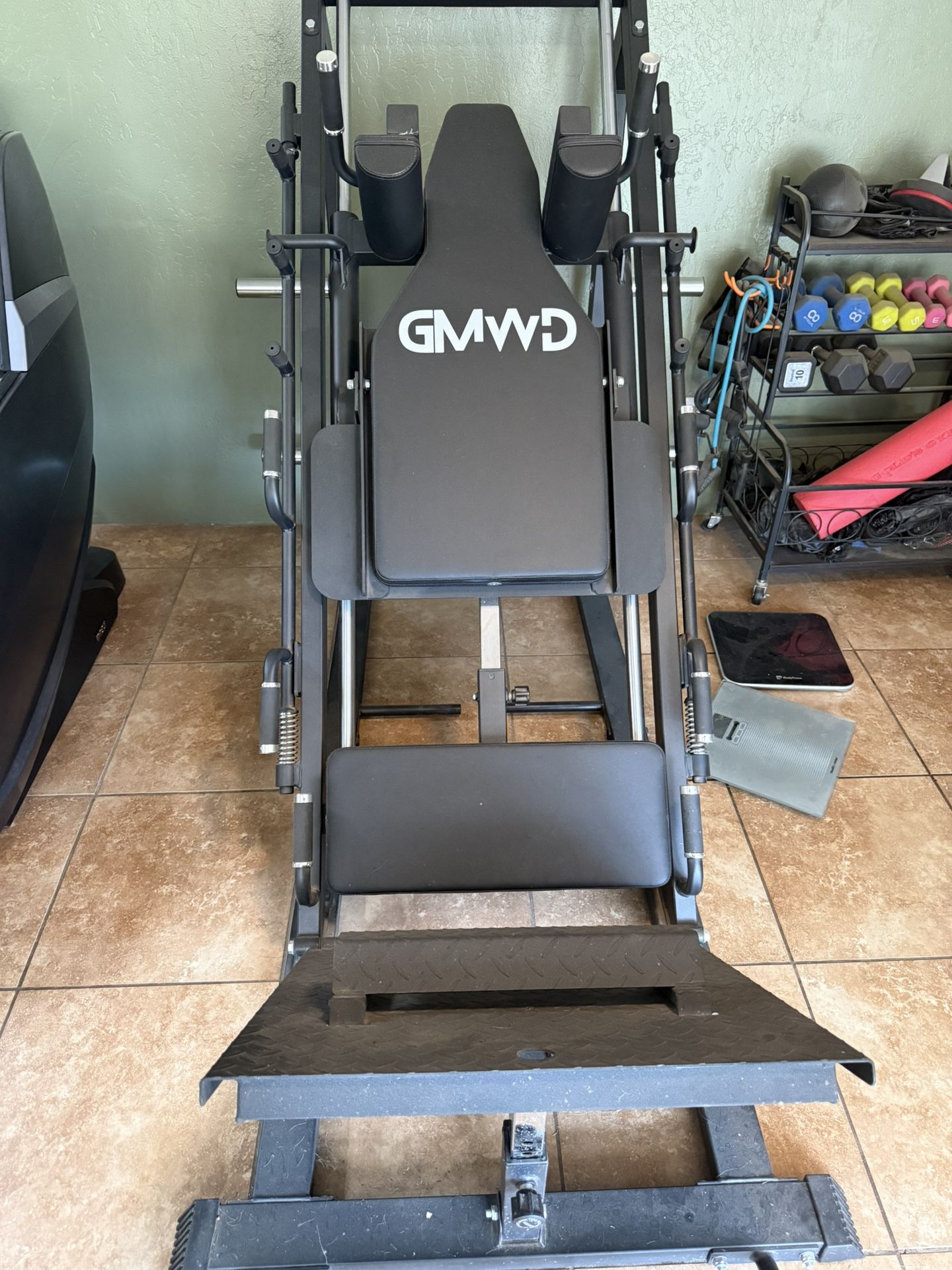 Leg Press Hack Squat Machine Combo, Leg Exercise Machine with Linear Bearing, 45-Degree Lower Body Special with Weight Storage for Quads, Hamstri