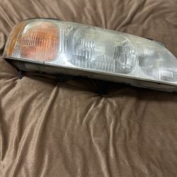 Pair Of 1999 Acura Rl headlights