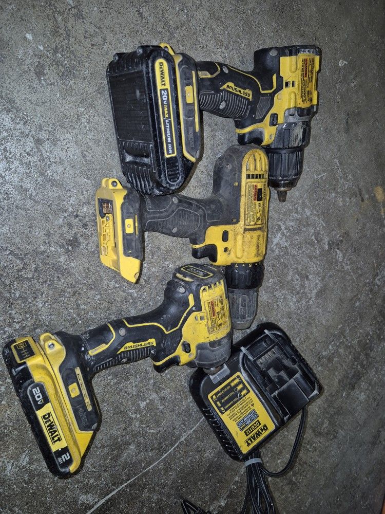 20 Volts Dewalt Drills For Sale Works Great Battery And Charger Include