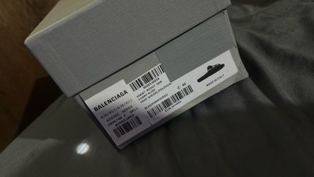 Balenciaga furry slides new