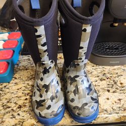 BOGS KIDS SNOW WINTER BOOTS SIZE 12 