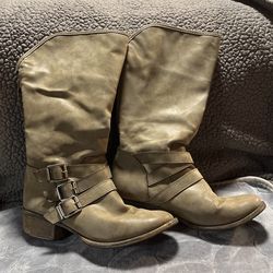 MADDEN  GIRL WOMENS GRAY  DAKOTAAA  BACK ZIP TRIPLE BUCKLE BOOTS   SZ  8.5Med