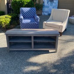 Corner media cabinet