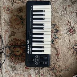 Alesis Q25 MIDI Keyboard