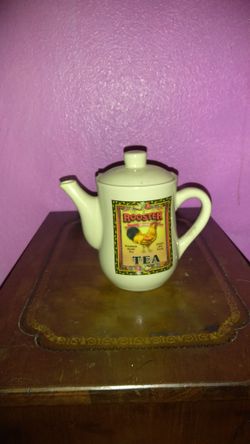 Rooster tea pot